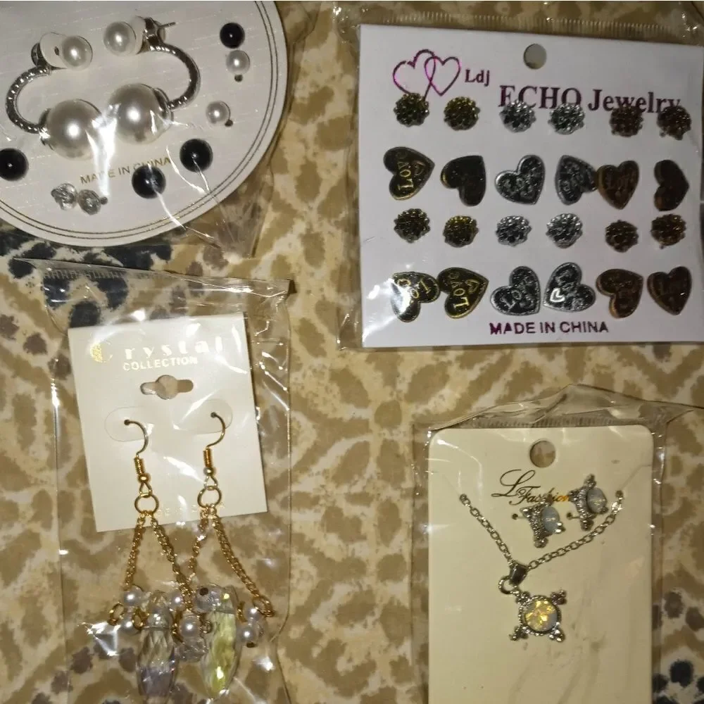 Surprise 🫢 Earring bundle